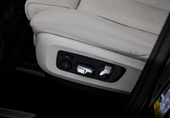 Подержанный автомобиль BMW X6 2021 года (23 фото)