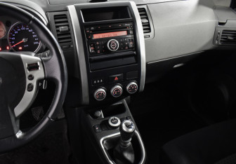 Подержанный автомобиль Nissan X-Trail 2008 года (18 фото)