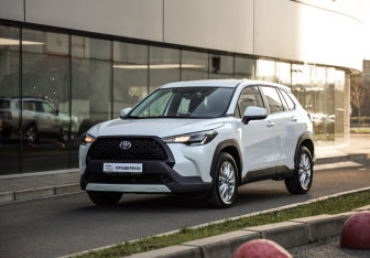 Подержанный автомобиль Toyota Corolla Wagon 2024 года (3 фото)