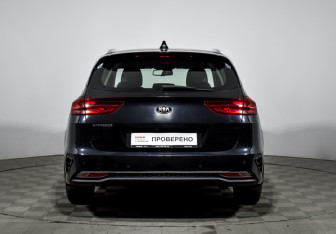 Подержанный автомобиль Kia Ceed Wagon 2019 года (6 фото)