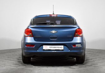 Подержанный автомобиль Chevrolet Cruze Hatchback 2013 года (6 фото)