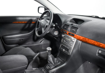 Подержанный автомобиль Toyota Avensis Sedan 2006 года (13 фото)
