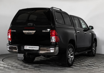 Подержанный автомобиль Toyota Hilux 2016 года (5 фото)