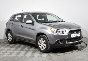 Подержанный автомобиль Mitsubishi ASX 2012 года (3 фото)