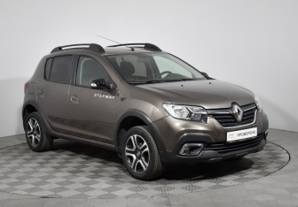 Подержанный автомобиль Renault Sandero 2019 года (4 фото)