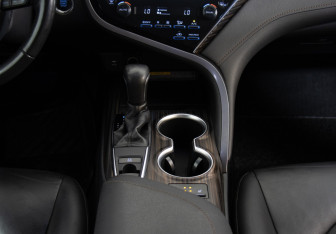 Подержанный автомобиль Toyota Camry Sedan 2018 года (12 фото)