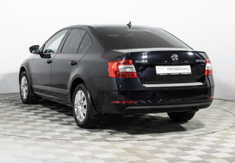 Подержанный автомобиль Skoda Octavia Liftback 2018 года (7 фото)