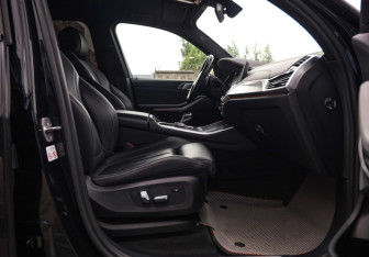 Подержанный автомобиль BMW X5 2021 года (31 фото)