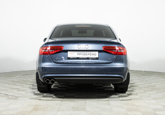 Подержанный автомобиль Audi A4 Sedan 2015 года (6 фото)
