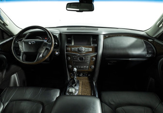 Подержанный автомобиль Infiniti QX80 2014 года (13 фото)