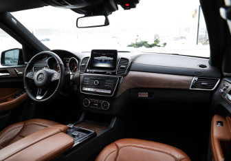 Подержанный автомобиль Mercedes-Benz GLE 2017 года (9 фото)