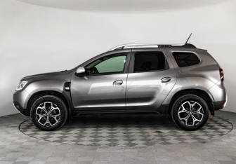 Подержанный автомобиль Renault Duster 2021 года (8 фото)