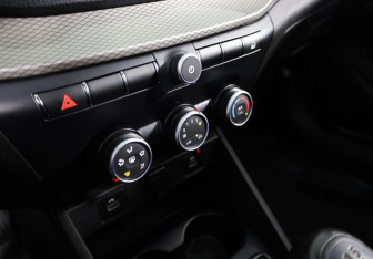 Подержанный автомобиль LADA (ВАЗ) Vesta Sedan 2023 года (19 фото)