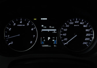 Подержанный автомобиль Mitsubishi Outlander 2014 года (12 фото)