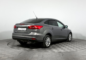 Подержанный автомобиль Ford Focus Sedan 2016 года (5 фото)