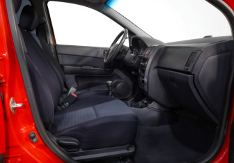 Подержанный автомобиль Hyundai Getz 2008 года (14 фото)