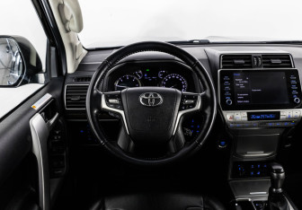 Подержанный автомобиль Toyota Land Cruiser Prado 2021 года (13 фото)