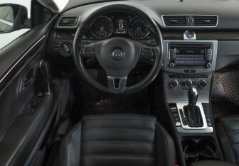 Подержанный автомобиль Volkswagen Passat CC 2012 года (11 фото)