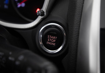 Подержанный автомобиль Mitsubishi Eclipse Cross 2019 года (19 фото)