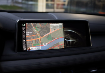 Подержанный автомобиль BMW X6 2016 года (19 фото)