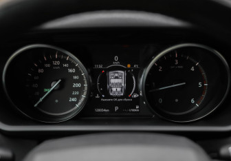 Подержанный автомобиль Land Rover Discovery 2018 года (13 фото)