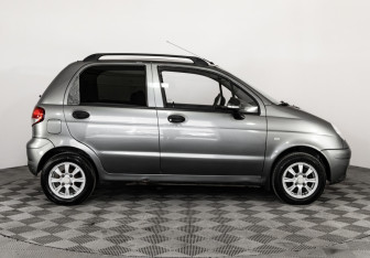 Подержанный автомобиль Daewoo Matiz 2013 года (5 фото)