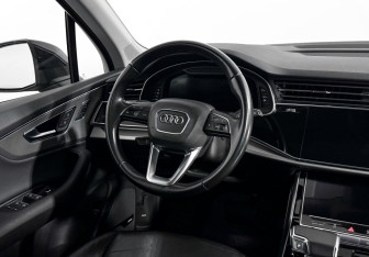 Подержанный автомобиль Audi Q7 2020 года (16 фото)