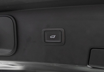 Подержанный автомобиль Hongqi HQ9 2022 года (32 фото)