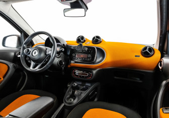 Подержанный автомобиль Smart Forfour 2016 года (9 фото)