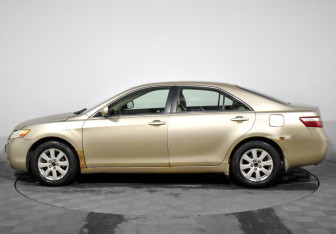 Подержанный автомобиль Toyota Camry Sedan 2007 года (8 фото)