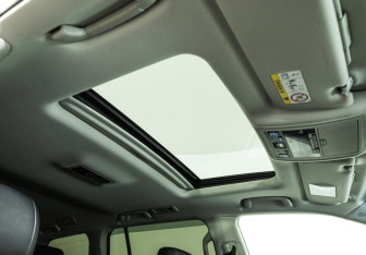 Подержанный автомобиль Toyota Land Cruiser Suv 2018 года (15 фото)