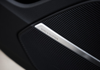 Подержанный автомобиль Audi Q8 2018 года (26 фото)