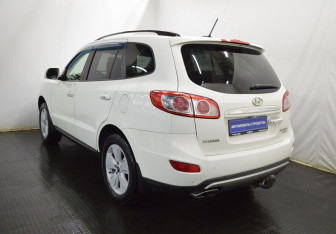 Подержанный автомобиль Hyundai Santa Fe 2012 года (7 фото)