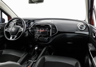 Подержанный автомобиль Renault Kaptur 2020 года (9 фото)