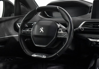 Подержанный автомобиль Peugeot 5008 Suv 2019 года (15 фото)