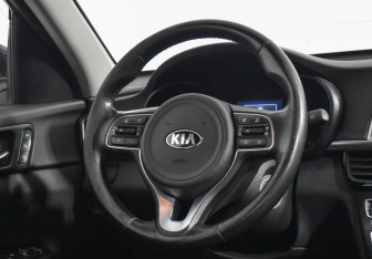 Подержанный автомобиль Kia Optima Sedan 2017 года (14 фото)