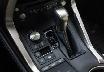 Подержанный автомобиль Lexus NX 2020 года (20 фото)