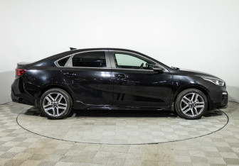 Подержанный автомобиль Kia Cerato Sedan 2021 года (4 фото)