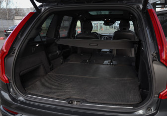 Подержанный автомобиль Volvo XC90 2018 года (36 фото)