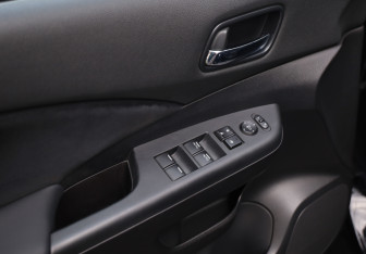 Подержанный автомобиль Honda CR-V 2013 года (21 фото)