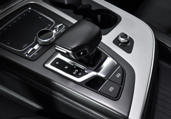 Подержанный автомобиль Audi Q7 2016 года (12 фото)