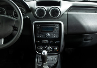 Подержанный автомобиль Renault Duster 2013 года (14 фото)