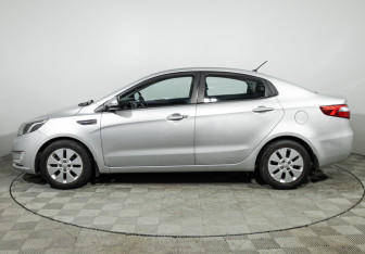Подержанный автомобиль Kia Rio Sedan 2015 года (8 фото)