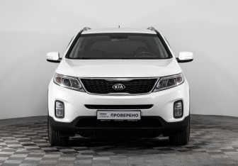 Подержанный автомобиль Kia Sorento 2013 года (2 фото)