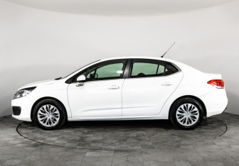 Подержанный автомобиль Citroen C4 Sedan 2018 года (8 фото)