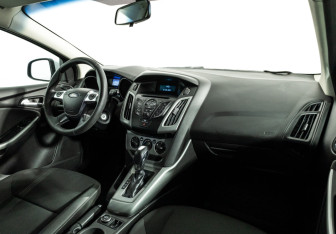 Подержанный автомобиль Ford Focus Hatchback 2012 года (9 фото)
