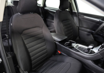 Подержанный автомобиль Ford Mondeo Sedan 2016 года (20 фото)