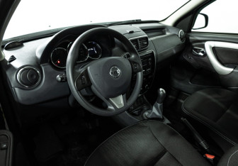 Подержанный автомобиль Nissan Terrano 2019 года (11 фото)