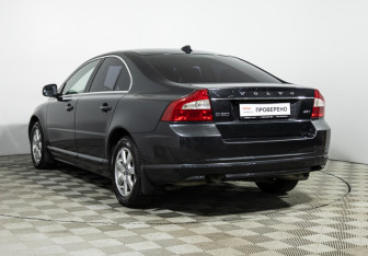 Подержанный автомобиль Volvo S80 2010 года (7 фото)