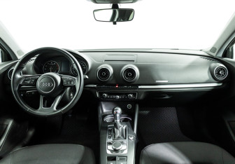 Подержанный автомобиль Audi A3 Sedan 2018 года (13 фото)